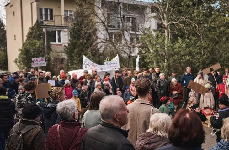 kwiecień 2024 roku, protest w obronie zieleni na skwerach