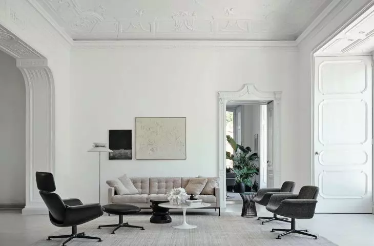 Florence sofa by Florence Knoll; KN armchairs.