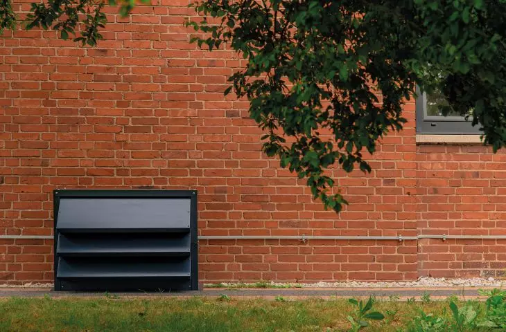 Enclosures s|AC| and s|HP|: minimalist design and customizable colors make it easy to match covers to the environment