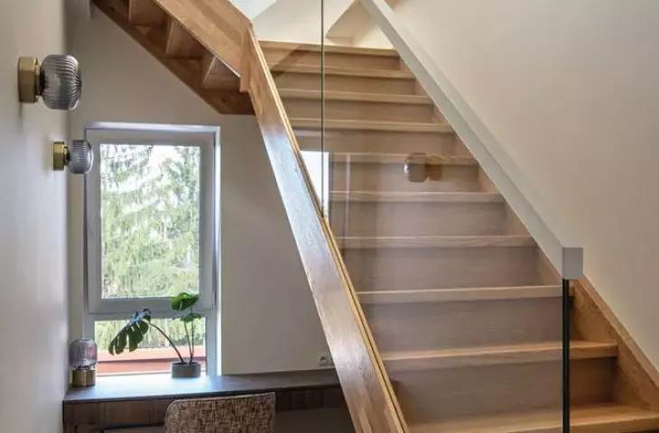 Cheek stairs