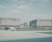 Budynki osiedla Muranów przy ulicach Anielewicza i Świętojerskiej.