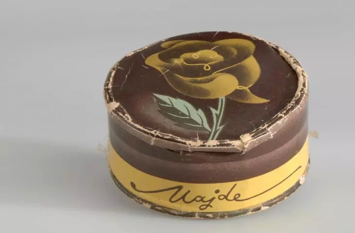 Majde, Rachel II powder box.