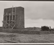 Album „Pomnik Bohaterów Getta Warszawy (Fotograficzna Kronika Budowy 1.08.1947–19.04.1948)”.
