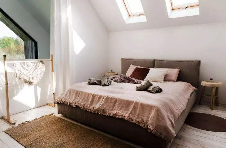 Mezzanine bedroom 