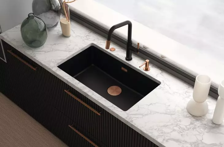 Kitchen faucet from the Maris Stripes collection