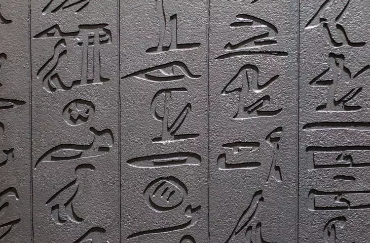 Hieroglyphic imprint plate