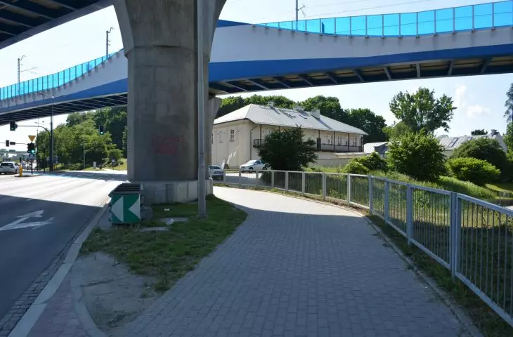 A view of the Podgórze Museum from under the flyover. 