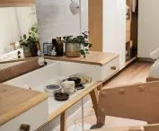 Toilet that can be transformed into a desk