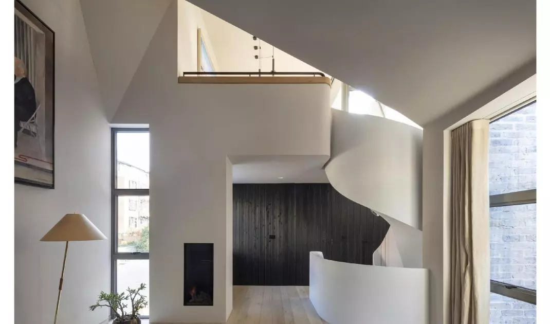 A solar-powered apartment in a tenement building/Archi-Tectonics