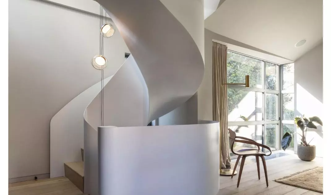 A solar-powered apartment in a tenement building/Archi-Tectonics