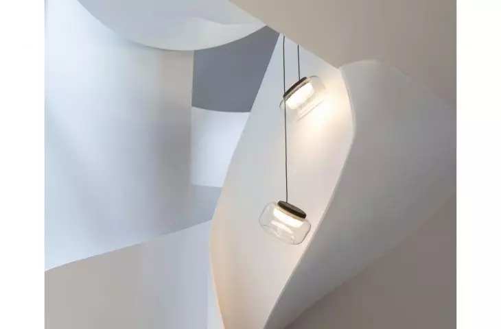 A solar-powered apartment in a tenement building/Archi-Tectonics