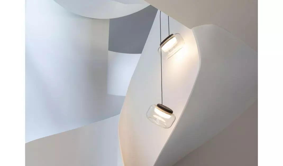 A solar-powered apartment in a tenement building/Archi-Tectonics