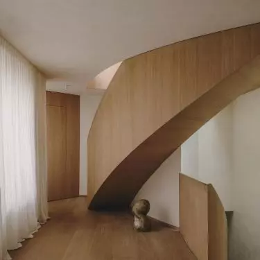 A house in a Parisian neighborhood
