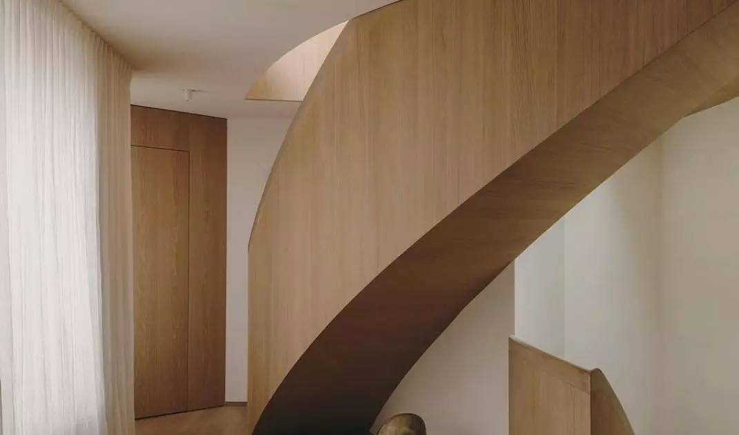 A house in a Parisian neighborhood