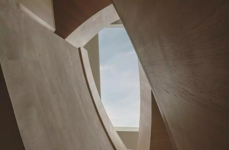 A house in a Parisian neighborhood