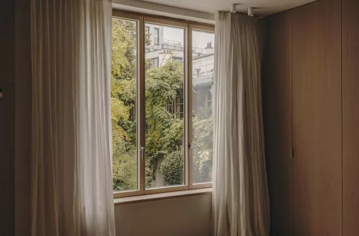 A house in a Parisian neighborhood