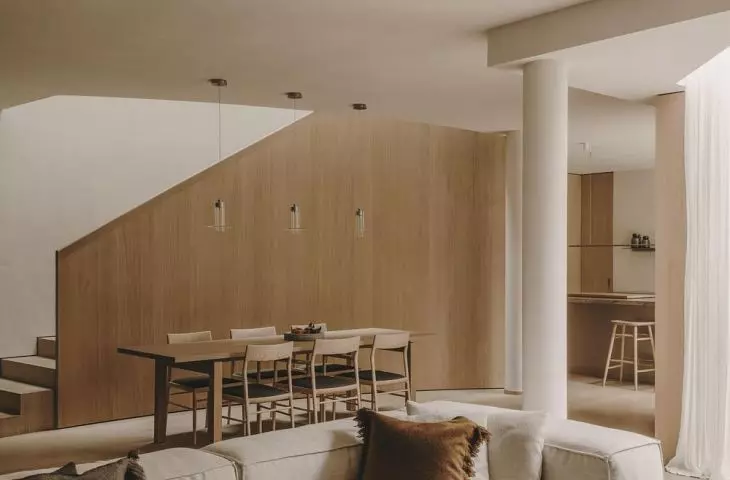 A house in a Parisian neighborhood