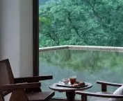 Buzzy Sunny Feixue Pavilion, Lihua