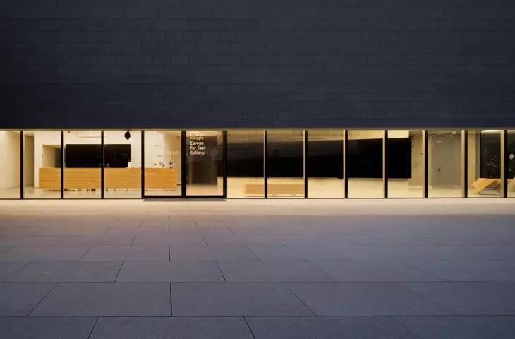 Europa Gallery - Far East, main entrance