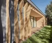 Wooden razor blades not only provide residents with a sense of intimacy, but also give the body a sculptural character