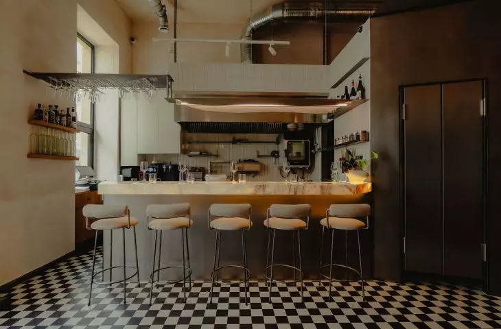 Wnętrza restauracji Ballarò w Warszawie