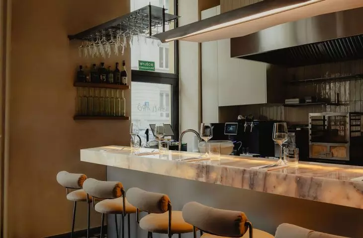 Wnętrza restauracji Ballarò w Warszawie
