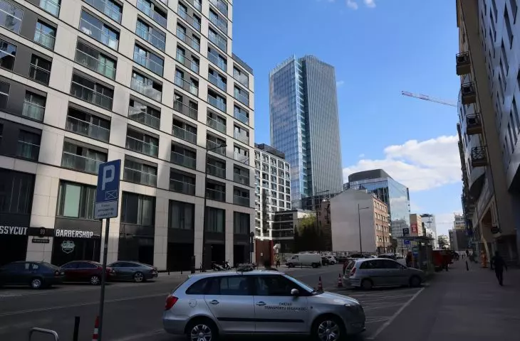 A gap in the building line, which is now filled by the apartment building at 54 Żelazna Street