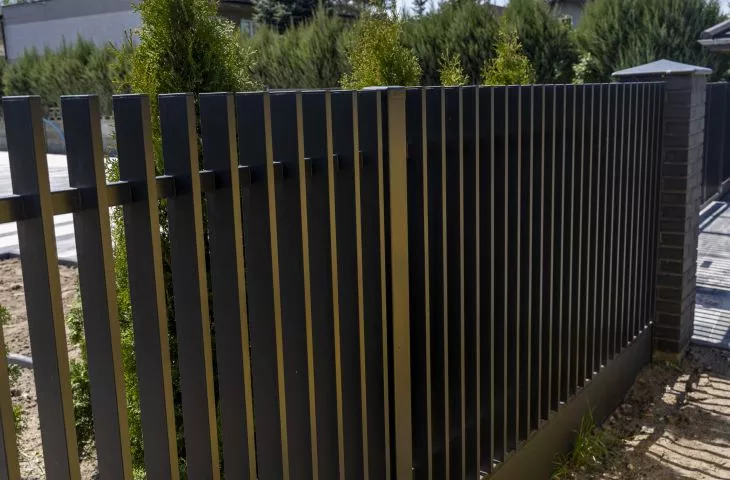 Ogrodzenie Verticale. Powrót klasycznej estetyki [Trendy 2020] | AiB