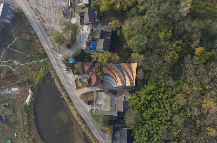 Carpenter's Home, Xinyang