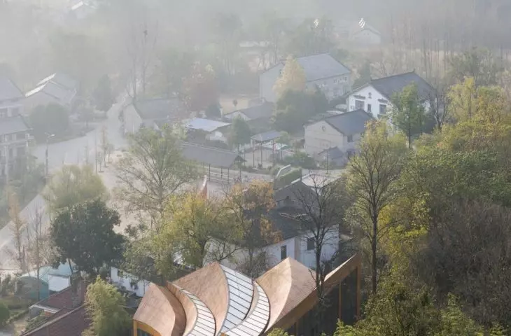 Carpenter's Home, Xinyang