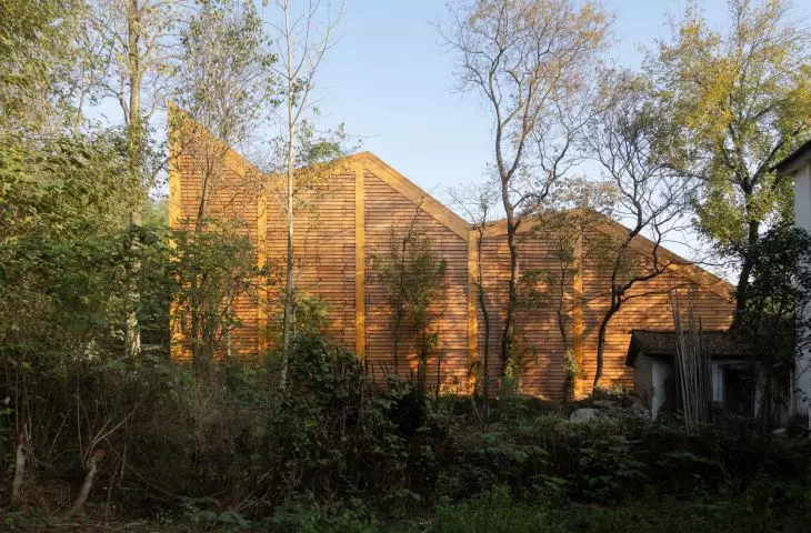 Carpenter's Home, Xinyang