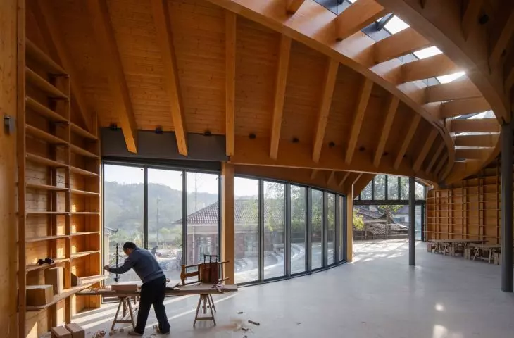 Carpenter's Home, Xinyang