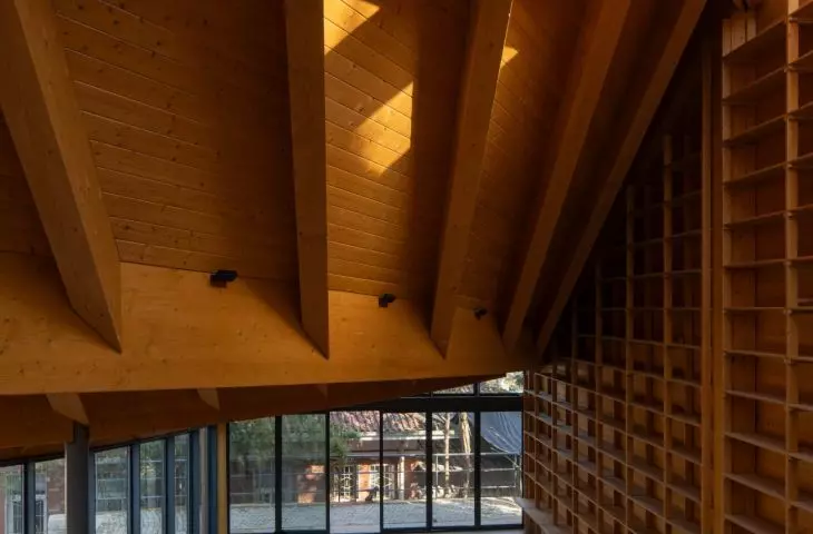 Carpenter's Home, Xinyang