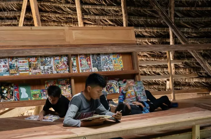 Biblioteca Comunitaria Yuyarina Pacha w Huaticocha