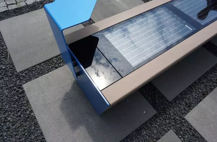Meble miejskie z technologią smart z kolekcji FIN