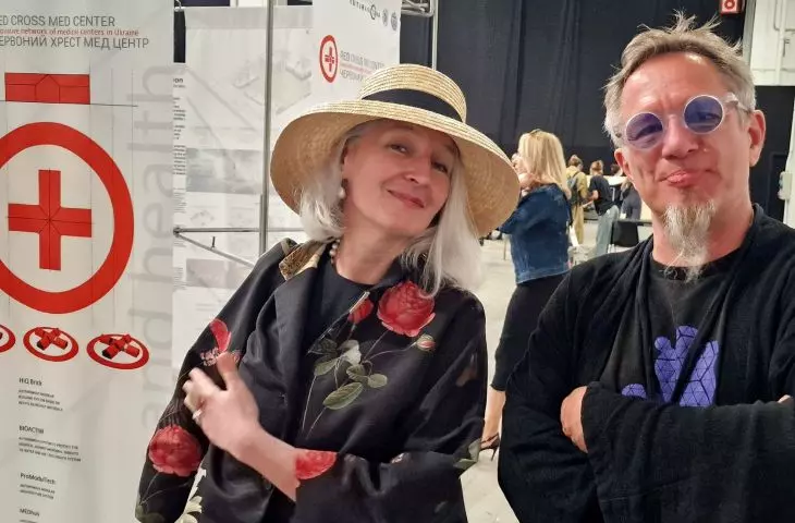 Prof. Marta Urbańska, a lecturer at the Faculty of Architecture at the Kraków University of Technology and a member of the EUMies Awards jury, and Aleksander Janicki at the “Architecture in Action” exhibition in Barcelona in 2024