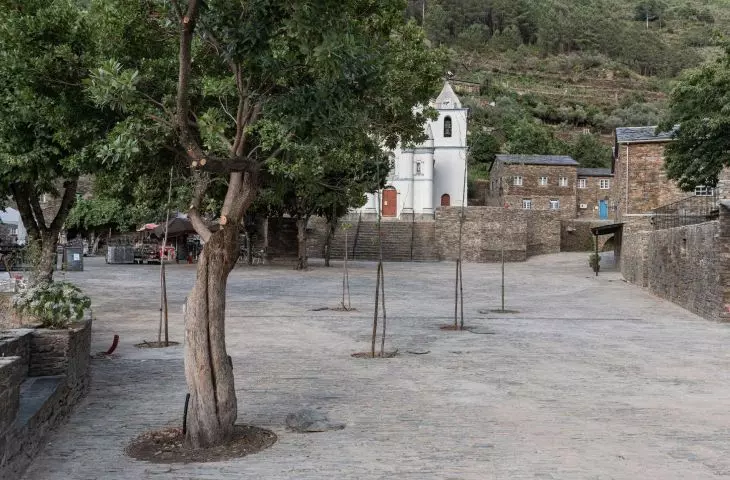 Square and Tourist Office, Piódão (Portugal)
