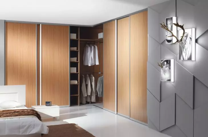 Customized closet or dressing table?