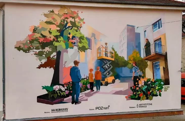 mural at 4 Krzywa Street in Poznań