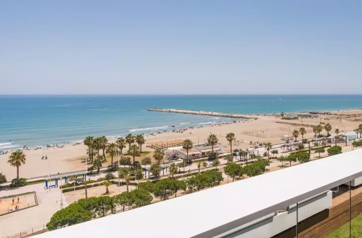 The Horizon Apartment in Málaga, designed by Inter-Arch Architects