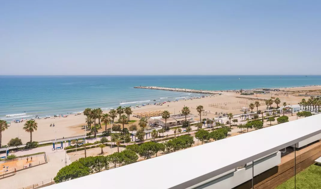 The Horizon Apartment in Málaga, designed by Inter-Arch Architects