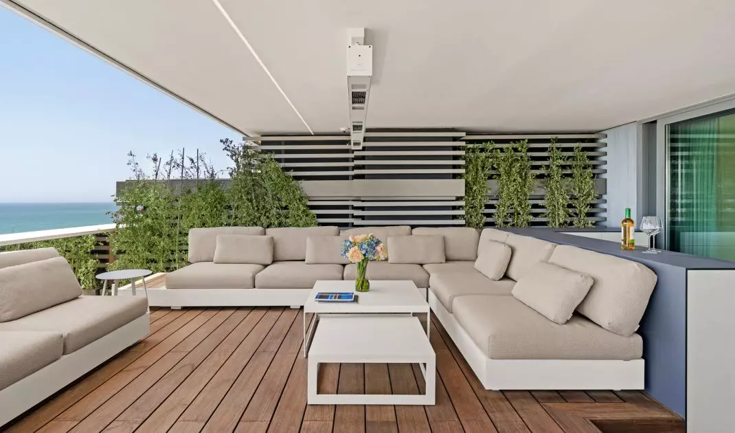 The Horizon Apartment in Málaga, designed by Inter-Arch Architects
