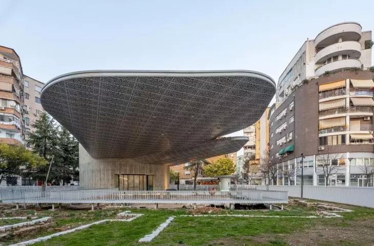 Mozaika Tirany, Albania