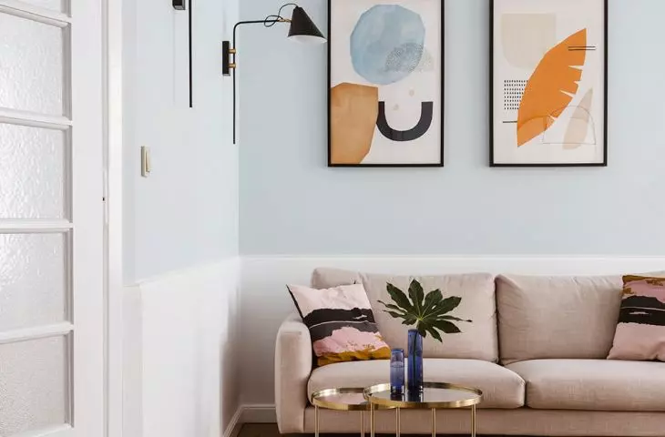 Soft colors of accessories harmonize with the brightness of the interior