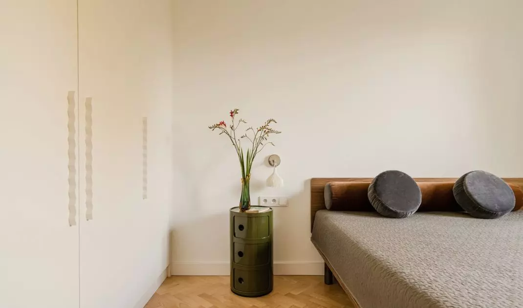 65-metrowe mieszkanie na warszawskim Żoliborzu projektu Ewa/Thomas Studio