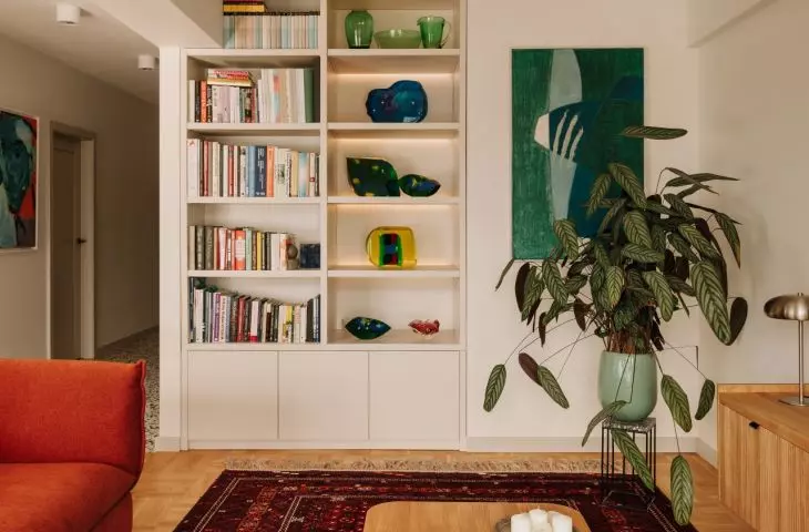 A light-colored background lets the artwork, colors, and decorative details really stand out