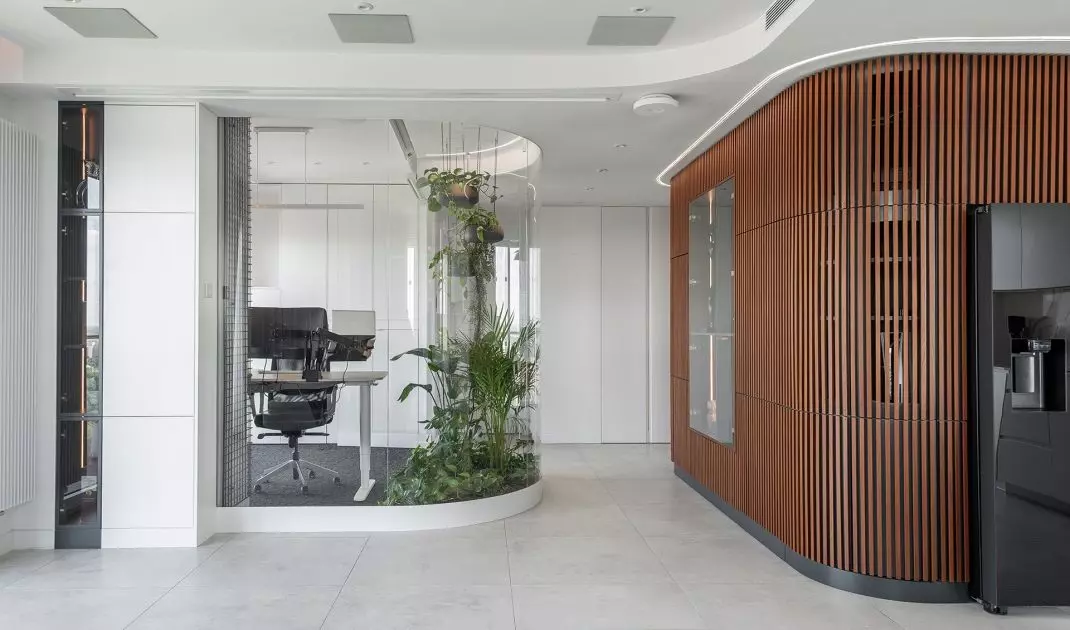 Apartament z palmiarnią w Warszawie projektu AMJ studio