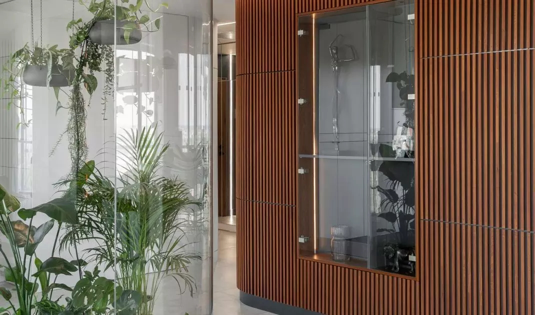 Apartament z palmiarnią w Warszawie projektu AMJ studio