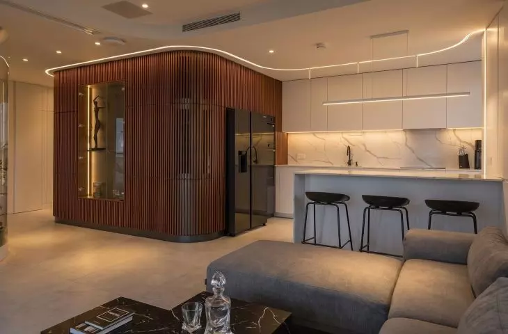 An apartment with a palm house in Warsaw, designed by AMJ Studio