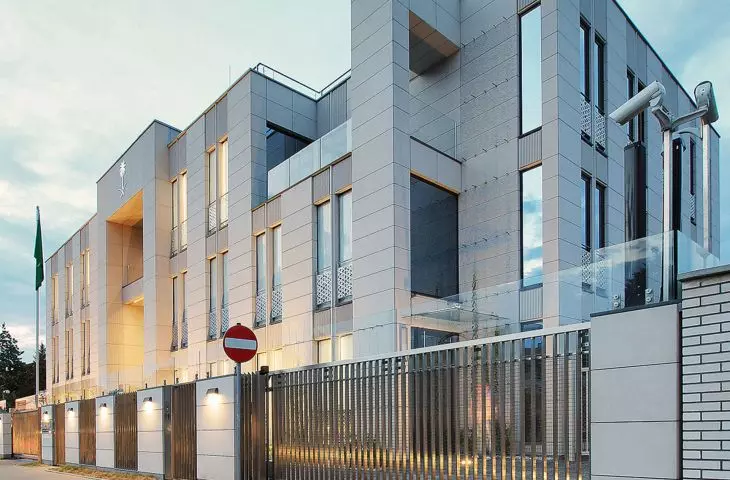 Ambasada Królestwa Arabii Saudyjskiej oraz rezydencja ambasadora przy ulicy Wiertniczej w Warszawie